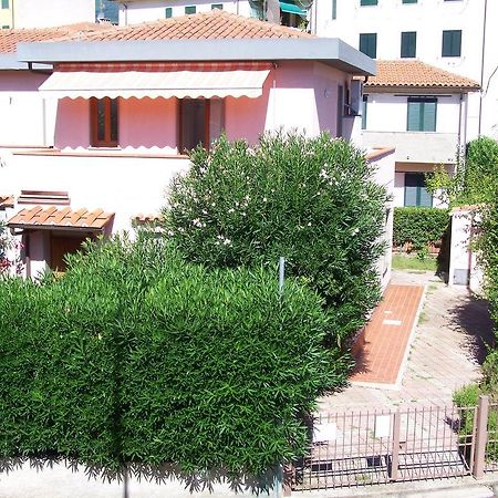 Appartamenti Camelia E Gabry - Zona Mare Con Posti Auto E Terrazze Marina di Campo Exterior foto